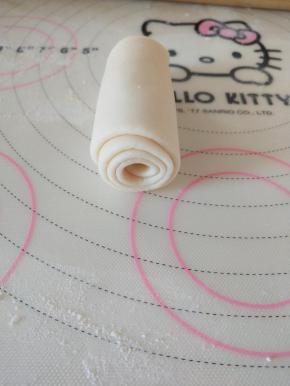 12、从上往下卷起，再松弛20分钟。