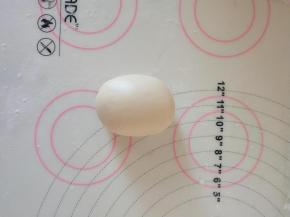 15、收紧封口，整形成一个长方形。