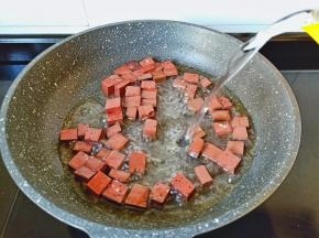 加入适量的清水。