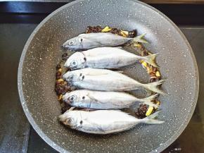 依次放巴浪鱼煎。