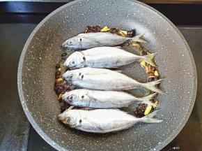 依次放巴浪鱼煎。