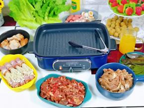 生菜洗干净，蘸料根据个人口味来，准备开始烤肉，烤盘中加入橄榄油，低火加热。