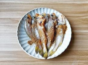 加入调味料抓均匀腌制15分钟入味。