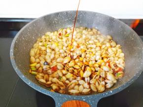 加一点生抽【豆瓣酱咸的，盐可以不放】