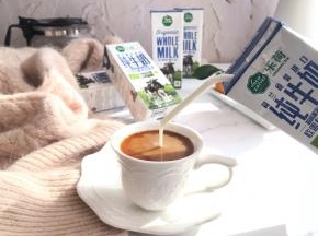 五、将乐荷有机全脂牛奶加入咖啡中，一杯醇香浓郁的奶咖就做好了，这是我每天醒来最美好的时光，我称之为：我的咖啡时光。有了乐荷有机全脂牛奶，为我的咖啡增加了浓浓的奶香及醇厚的口感，妙极了。