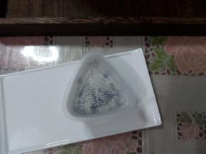 扣上盖子，压实。