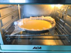 放入预热好的烤箱中层180度30分钟