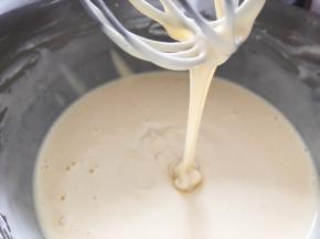 搅拌至顺滑无颗粒状态