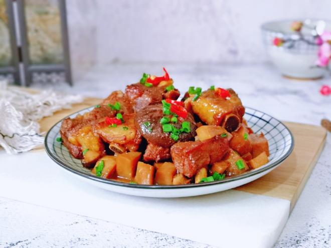 杏鲍菇炖排骨