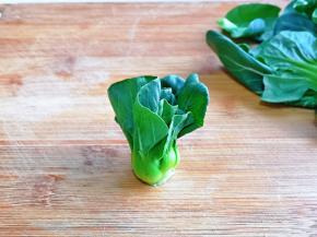 今天只用这个小菜心，特别嫩，冷水冲洗干净。