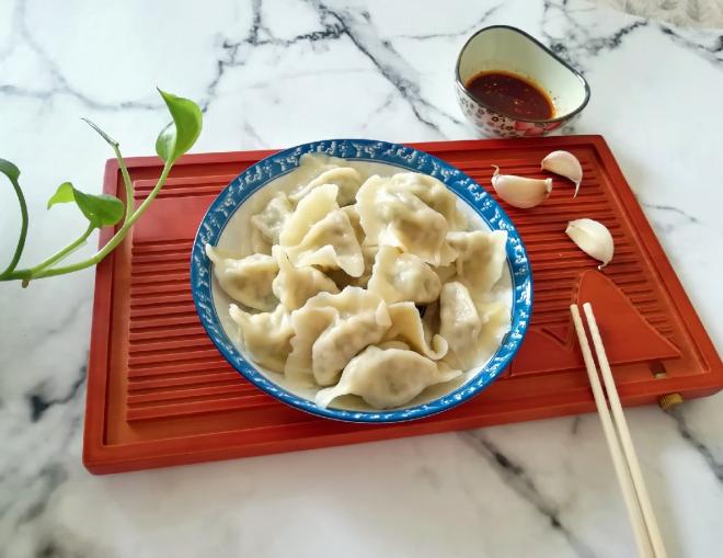 槐花大肉馅饺子