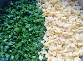 加入炒好的鸡蛋。