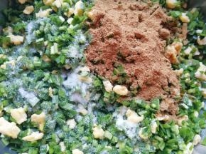 放盐和十三香。