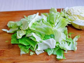 用手撕成小块。