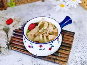 冬至喝鸡汤，养生又滋补。