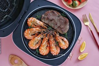 15分钟，就能把大虾和牛排烤好，是不是超赞呢，