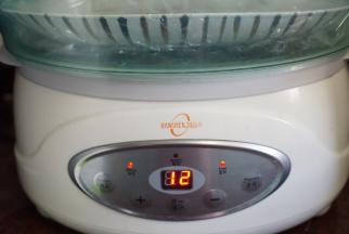 放入蒸笼里蒸12分钟