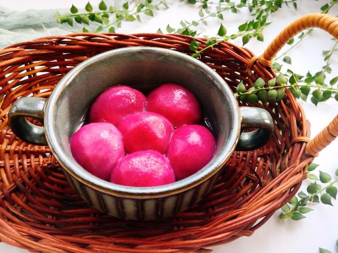 黄油版火龙果汤圆