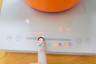 开大火将南瓜蒸熟