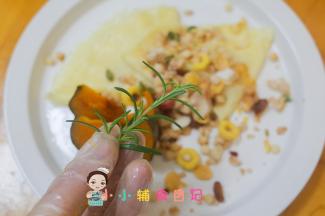 最后撒上麦片，还有香草装饰即可