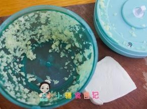 土豆去皮切碎备用