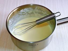 融化至细腻，牛奶与奶酪完全融合。