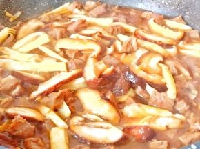 咕嘟咕嘟在冒泡。