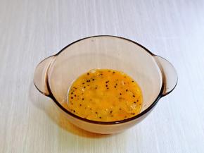 充分搅拌均匀，放旁边备用。