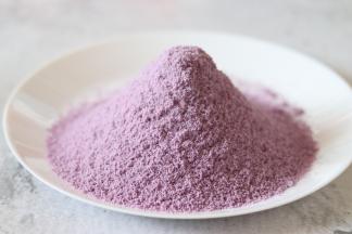 或者如果觉得细筛子过的太慢，也可以用那种略粗的网筛，成品口感会比细筛的粗糙些。