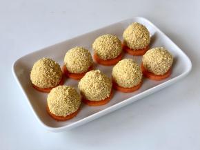 全部裹好后，把丸子放入蒸箱100度蒸20分钟，用蒸锅的话上汽后蒸20分钟。