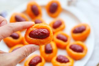 多吃胡萝卜红枣点心对身体很好哦，喜欢的赶紧动手做一个吧~