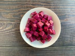 紫薯去皮切方块