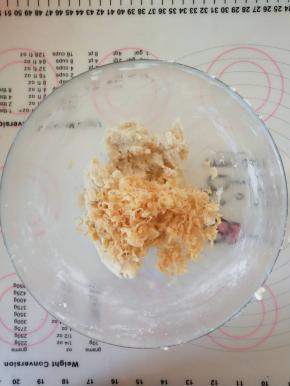 5、加入肉松拌匀。