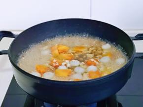 将圆子煮熟即可关火。