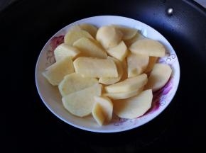 放锅里蒸熟