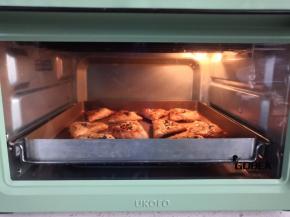 放入烤箱下层，空炸功能，190度10分钟