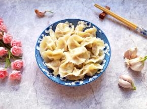 宝贝说没想到素馅饺子原来这么好吃。