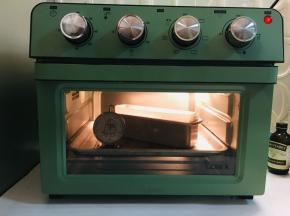 烤箱160度烘烤30-35分钟，具体温度要感觉烤箱实际情况酌情调整