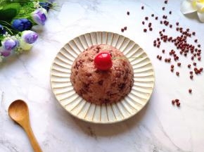 用水果装饰一下。