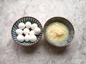 准备好汤圆和酒酿。