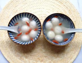 和小妞一人一碗。