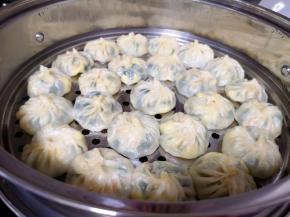 凉水上锅，上汽后大火蒸10分钟关火，焖2分钟左右出锅。