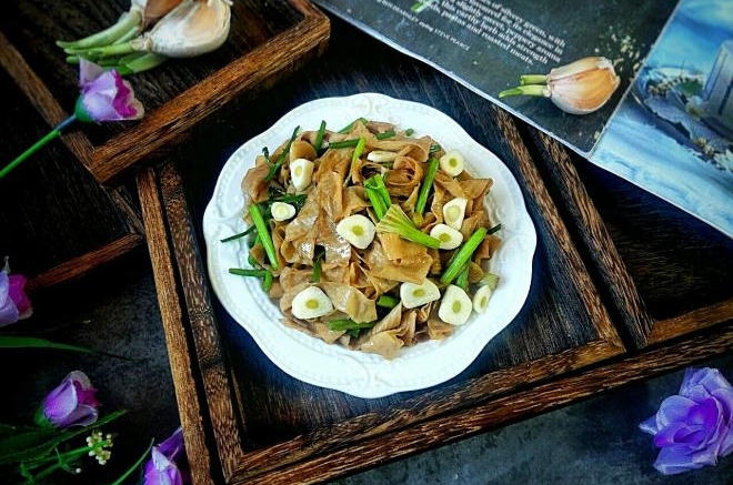 快手蒜瓣豆腐皮