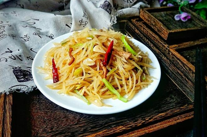 家常酸辣土豆丝