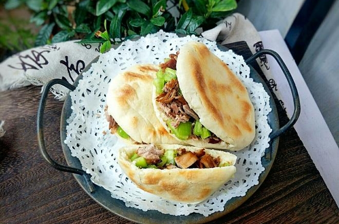 烤肉夹馍
