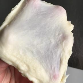 直至面团可以轻易撑开的状态，