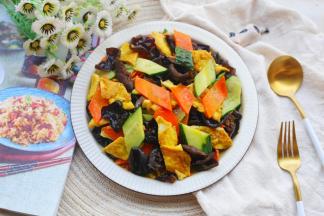 翻炒均匀出锅。