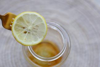 再放一层柠檬。