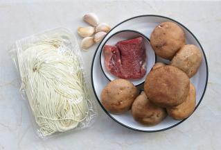 准备好所有食材。