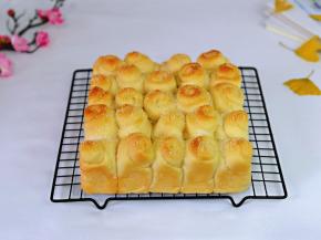 香味扑鼻而来的面包出炉啦！